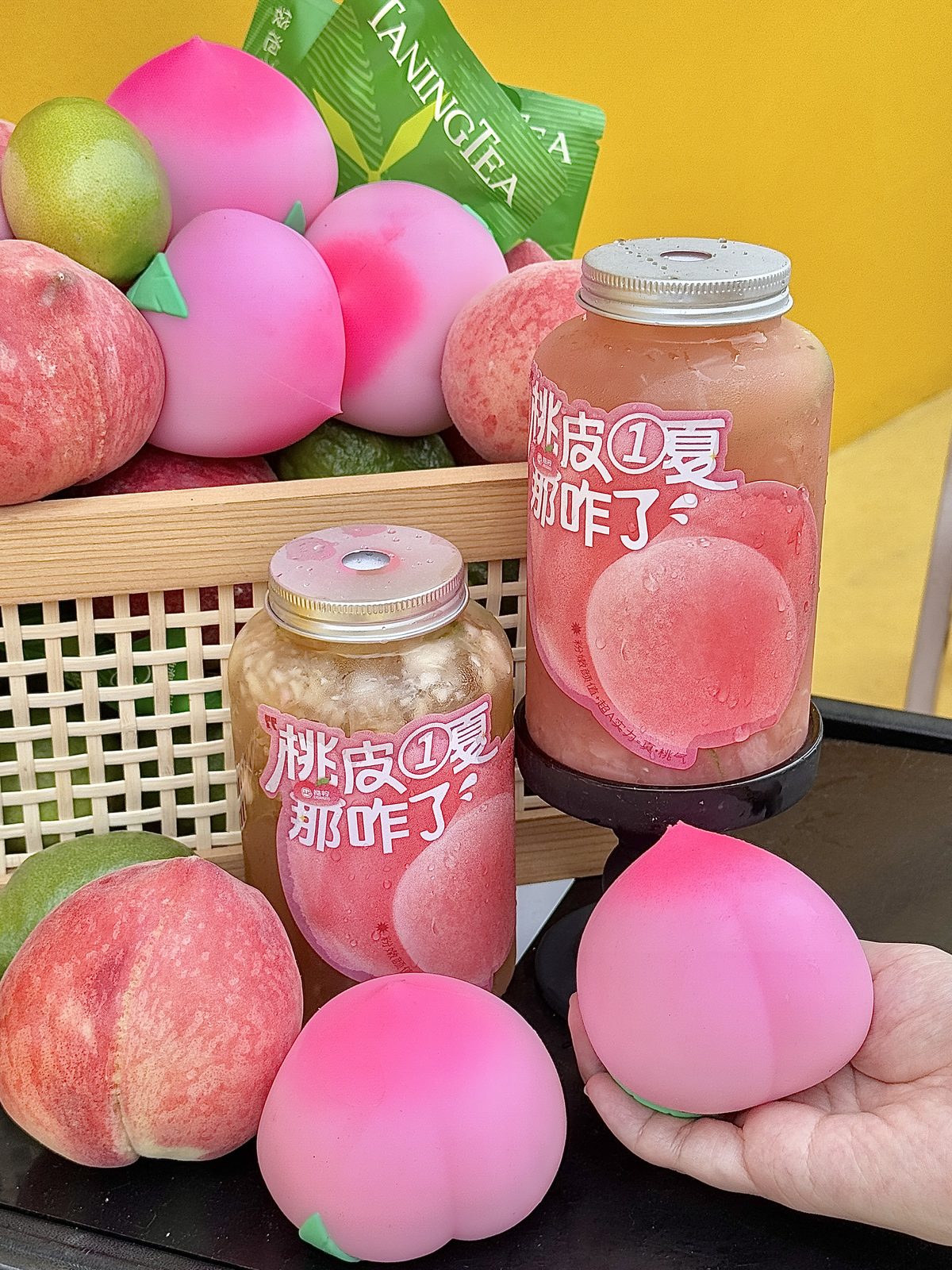 挞柠的色彩营销学:用“色”撩动Z世代,玩转品牌超级符号!